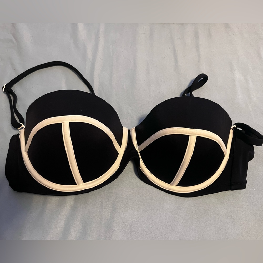 Victoria’s Secret convertible strapless bra size 36D